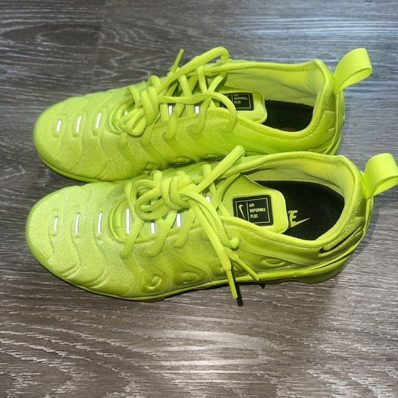 Nike VaporMax Plus Shoes Tennis Ball Neon DX1784-300 Women's‎ Size 7/ Men's  5.5 - Picture 3 of 6